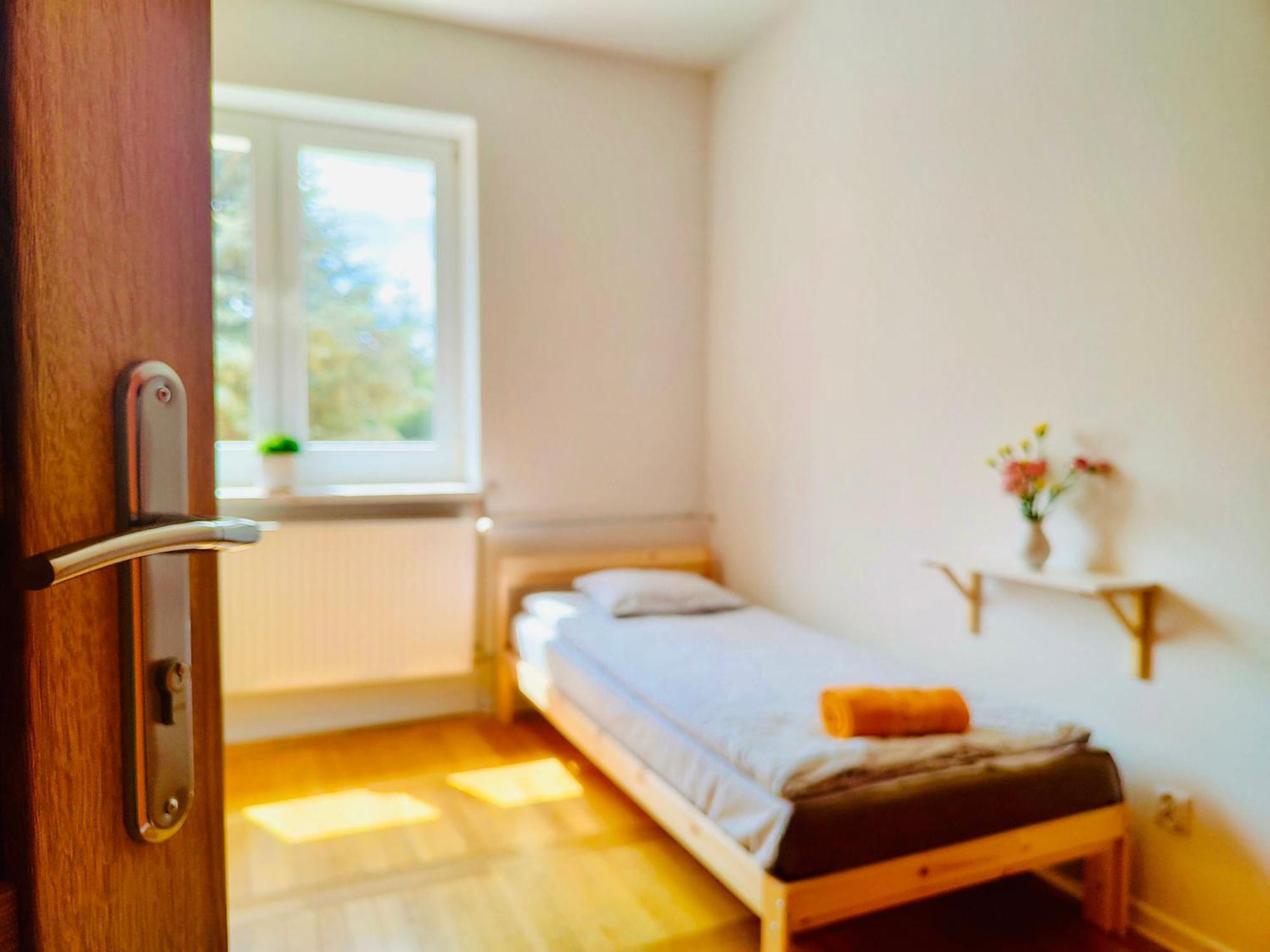 Hotel Dom Bez Scian Gubin Esterno foto