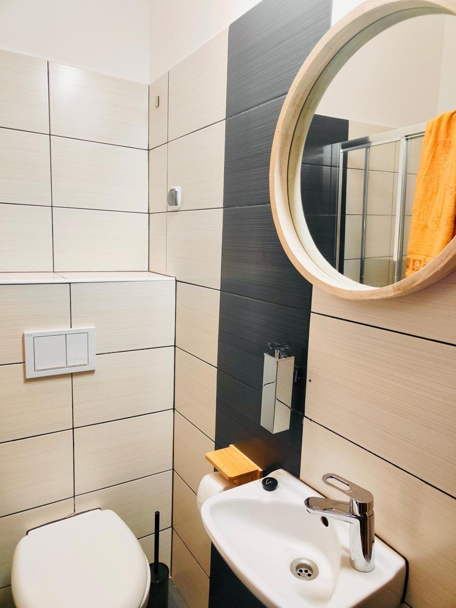 Hotel Dom Bez Scian Gubin Esterno foto
